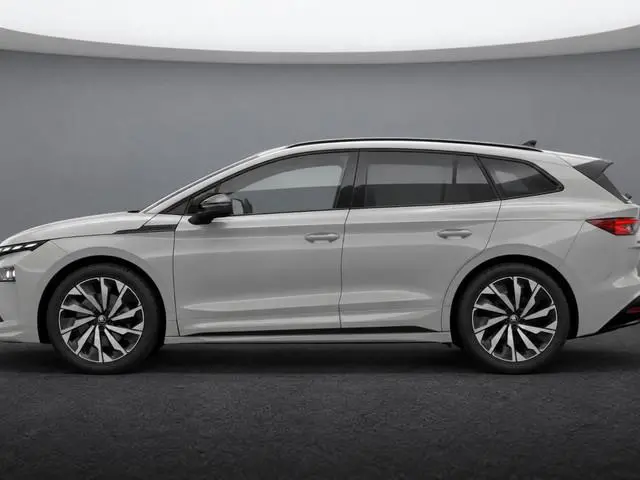 Škoda Enyaq iv Sportline Tour Edition 286 Pk | Trekhaak | Panoramisch schuif/kanteldak | 21'' supern...