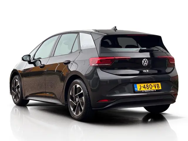 Volkswagen ID.3 First 204 PK 58 kWh ✅ Trekhaak ✅ Stuurverwarming ✅ 18 inch
