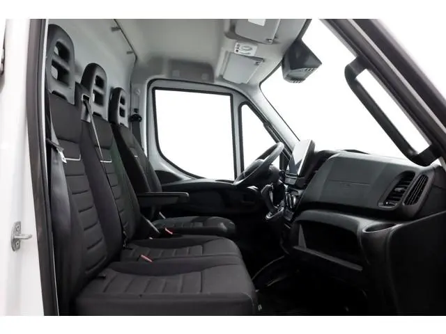 Iveco Daily 35S21 3.0 210pk L2H2 HiMatic Automaat LED/Airco/Trekhaak 3500kg NIEUW 11-2024