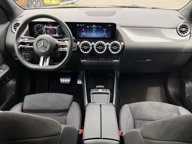 Mercedes-Benz GLA-klasse 250 e Business Solution AMG Black Optiek / Sfeerverlichting / Stoelverwarmi...