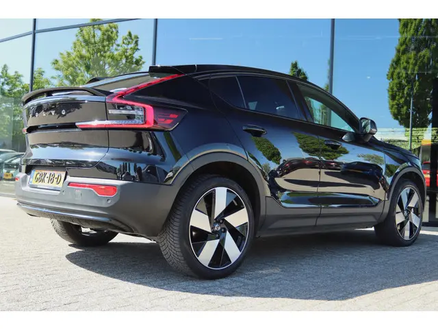 VOLVO C40 SINGLE MOTOR EXTENDED RANGE PLUS 82KWH | PANO | CARPLAY | ACC | LED | KEY-LESS | VIRT. COC...