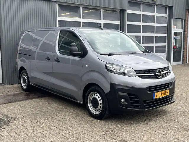 Opel Vivaro 1.5 CDTI L2H1 Marge BTW en BPM vrij!! Airco Cruise controle Navigatiesysteem 2-Persoons...
