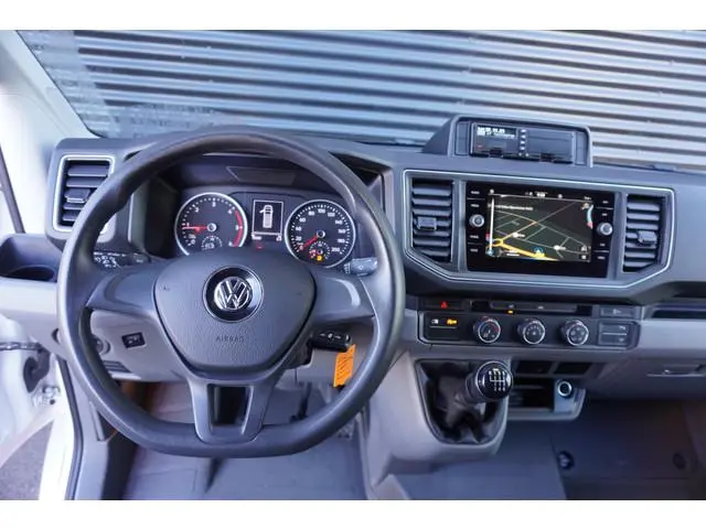 Volkswagen Crafter 35 177pk RWD L3H3/L2H2 3500kg Trekhaak Apple Carplay Camera Cruise control Naviga...