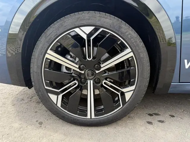 Lancia Ypsilon 54 kWh | Demo | Voor + Achter Parkeercamera | Adaptive Cruisecontrol | S.A.L.A. Pro M...