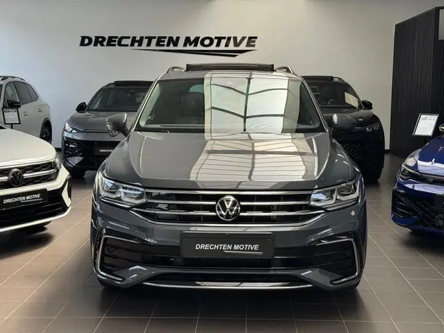 Volkswagen Tiguan 1.4 TSI eHybrid R-Line / Pano / 360 / keyless /