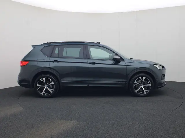 SEAT Tarraco 1.4 TSIe-Hybrid 180kW/245PK PHEV FR DSG · Trekhaak · Panoramadak · Camera + Parkeersens...