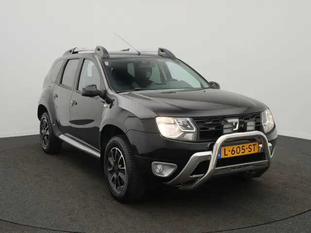 Dacia Duster TCe 125 4x4 Lauréate - RIJKLAARPRIJS - Vierwielaandrijving! - All Seasonbanden - Achter...