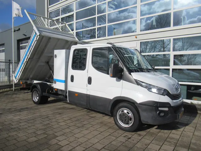 Iveco Daily 35C14D 2.3 100KW EURO6 410 DOKA Dubbelcabine Kipper + Kist / Box