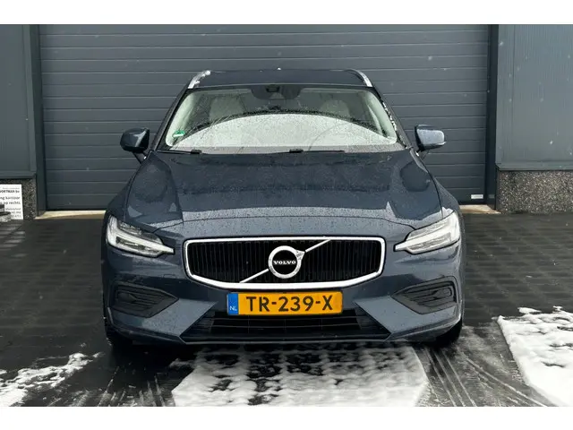 Volvo V60 2.0 T5 251pk Momentum NL-auto! 92069KM! H/K 20"
