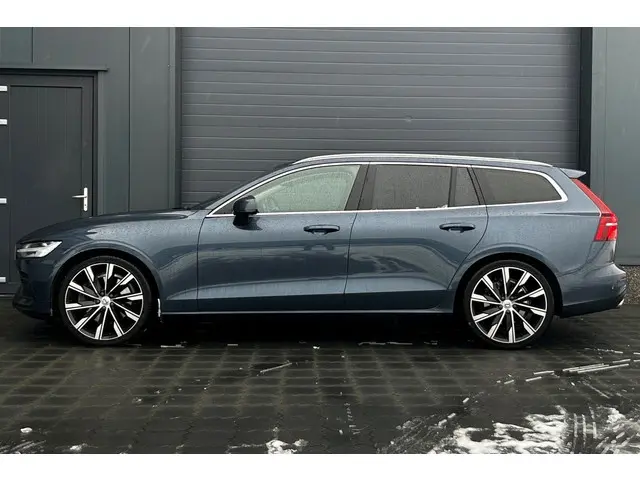 Volvo V60 2.0 T5 251pk Momentum NL-auto! 92069KM! H/K 20"