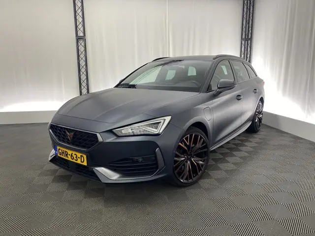 CUPRA Leon Sportstourer 1.4 e-Hybrid VZ Adrenaline Automaat | CarPlay | Sfeerlverlichting | Stuur/St...