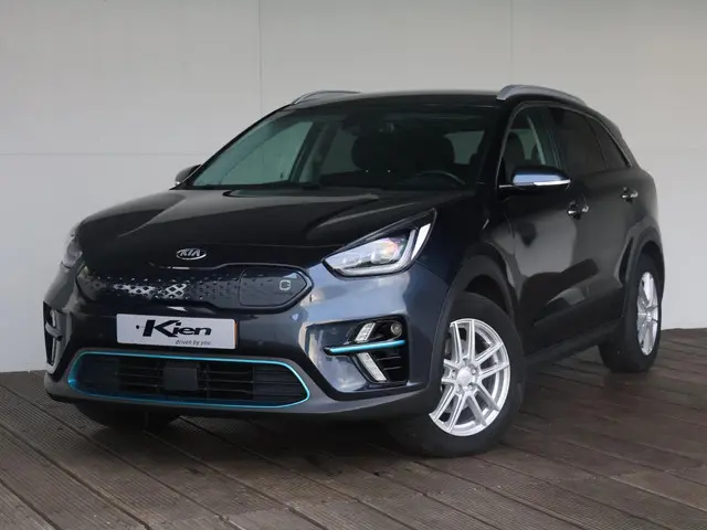Kia e-Niro ExecutiveLine 64 kWh | Trekhaak | Full Option | SOH 100% | Fabrieksgarantie 22-02-2027 |
