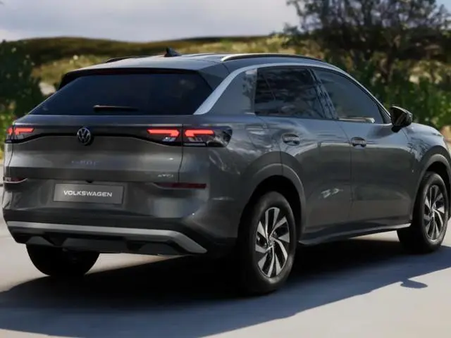 Volkswagen T-Roc Limited Edition 1.5 eTSI 150 PK 7 versn. DSG · Comfort pakket · Achteruitrijcamera...