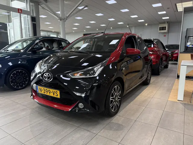 Toyota Aygo 1.0 VVT-i 72PK X-clusiv Lederen bekleding