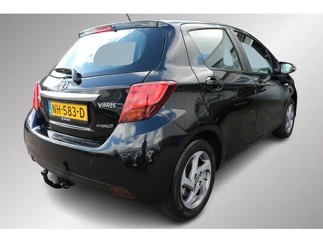 Toyota Yaris 1.5 Hybrid Trend Bi-Tone, Trekhaak, Achteruitrij Camera, Lichtmetalen velgen, Cruise co...