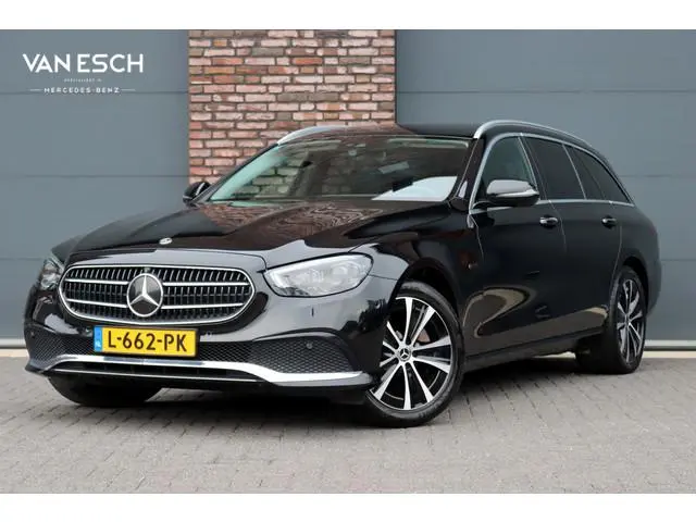 Mercedes-Benz E-klasse Estate 300 e Business Solution Luxury | Trekhaak | Augmented Reality | Surrou...