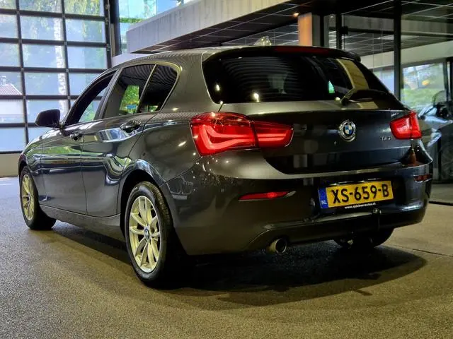 BMW 1-serie 116i Executive Navigatie | Verw. stoelen| Sensoren | Trekhaak | Nette auto