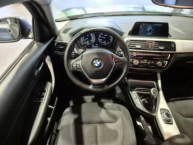 BMW 1-serie 116i Executive Navigatie | Verw. stoelen| Sensoren | Trekhaak | Nette auto