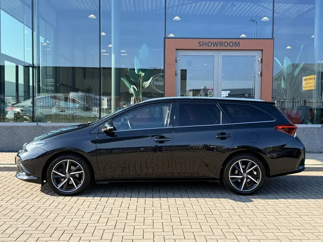 Toyota Auris 1.2 T | Cruise | Stoelverwarming | Lane Assist | Bluetooth | Navigatie | Achteruitrijca...