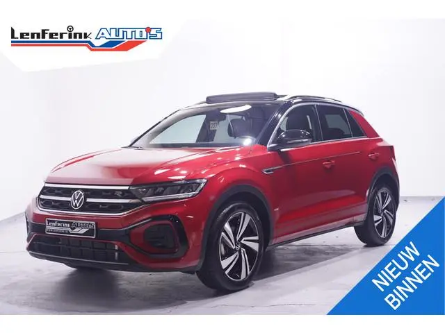 Volkswagen T-Roc 1.5 TSI 150 pk R Line Aut. Two Tone Rood/Zwart, Panodak, LED Koplampen, Camera, Ada...
