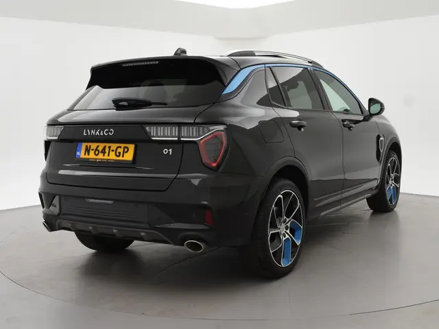 Lynk & Co 01 1.5 PLUG-IN 261 PK AUT. + PANORAMA | INFINTY AUDIO | ADAPTIVE CRUISE | CAMERA | 20 INCH...