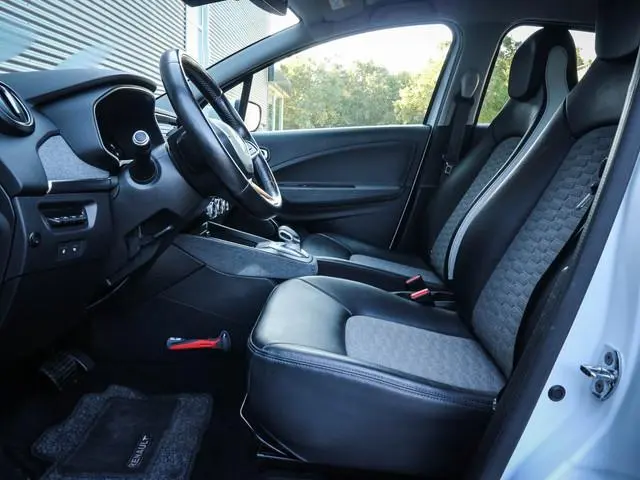 Renault ZOE R135 Intens Business 52 kWh Clima | Cruise | Navi | Led | Stoelverwarming | Camera | Pdc...