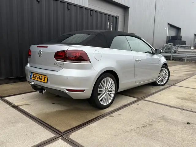 Volkswagen Golf Cabriolet 2.0 TDI Cup l BlueMotion l Camera l Trekhaak l Cruise l Clima l Bluetooth