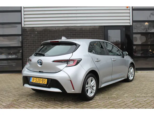 Toyota Corolla 1.8 Hybrid Active / Carplay / Camera / N.A.P.