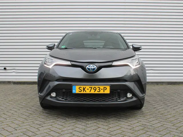 Toyota C-HR 1.8 Hybrid Executive | Trekhaak | Stuur-/stoelverwarming | 18" LM | Camera | Cruise adap...