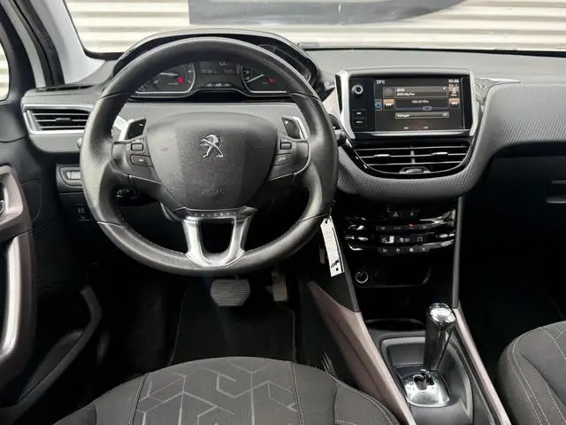 Peugeot 2008 1.2 PureTech Style 1e Eigenaar|Navi|Clima|Stoelverw|Trekhaak|Cruis|D-riem vv in 2025|PD...