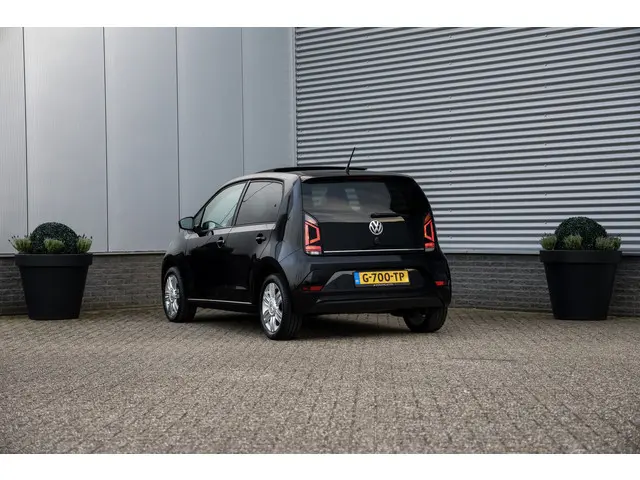Volkswagen Up! 1.0 75PK High Up Automaat 5drs Pano|Stoelvw|Clima