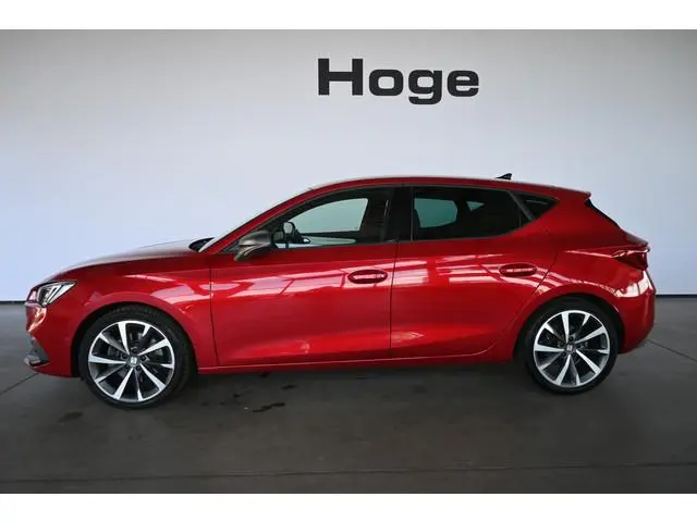 SEAT Leon 1.5 eTSI FR Automaat Adaptieve Cruise Navigatie Clima Trekhaak CarPlay 1e Eigenaar! Inruil...