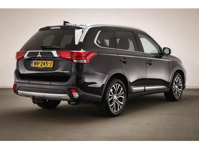 Mitsubishi Outlander 2.0 Instyle | 7 Persoons | SCHUIFDAK | STUURVERWARMING | DAB | CAMERA | TREKHAA...