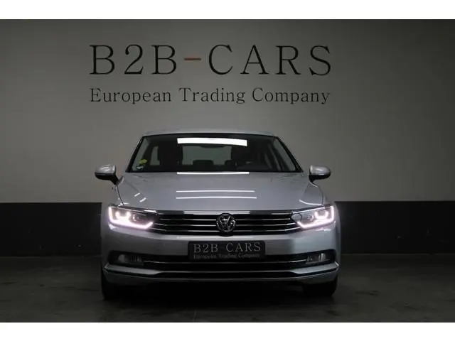 Volkswagen Passat 1.6 TDI Comfortline Business | LED | Navi | ACC