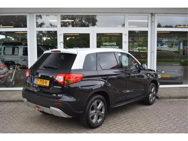 Suzuki Vitara 1.6 120PK Comfort | Trekhaak | Two Tone | Cruise | Camera |
