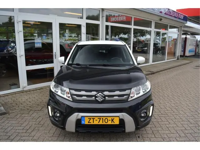 Suzuki Vitara 1.6 120PK Comfort | Trekhaak | Two Tone | Cruise | Camera |