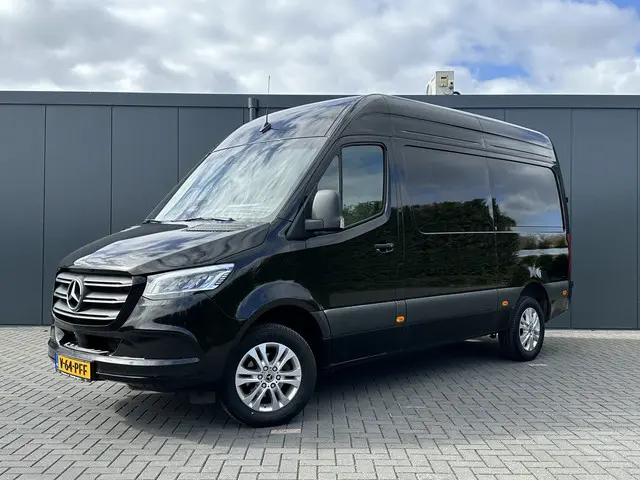 Mercedes-Benz Sprinter 317 CDI 9G-TRONIC RWD / L2H2 / FACELIFT / TREKHAAK 3.5T / CAMERA / BLINDSPOT...