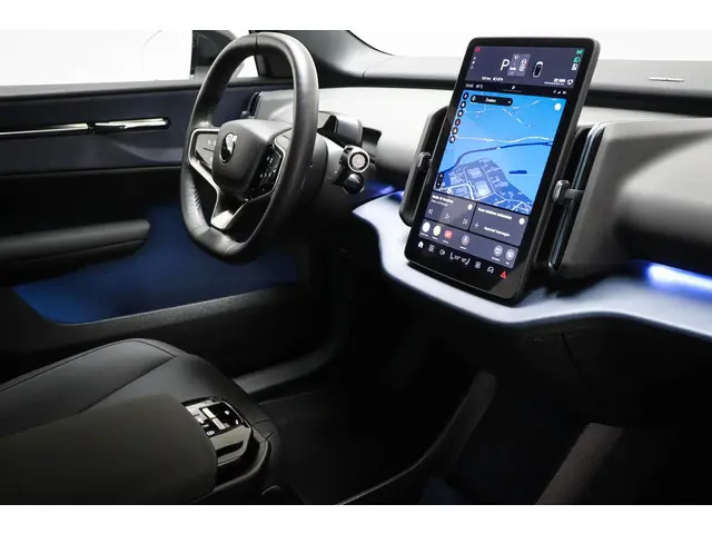 Volvo EX30 Single Motor Extended Range Plus 69 kWh SOH 99% | CLIMATE PACK  | STUURVERWARMING | DAB |...