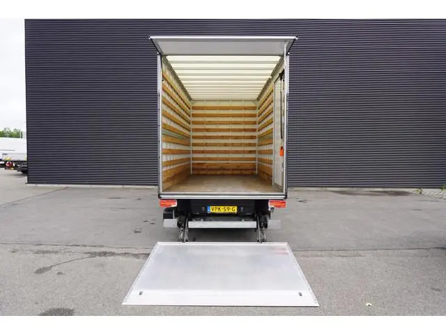 Volkswagen Crafter 50 177 PK Automaat Bakwagen Dubbellucht Laadklep 1000KG