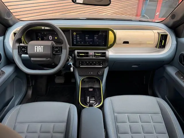 Fiat Grande Panda La Prima 11 kW 44 kWh Pack winter / Camera / Navigatie