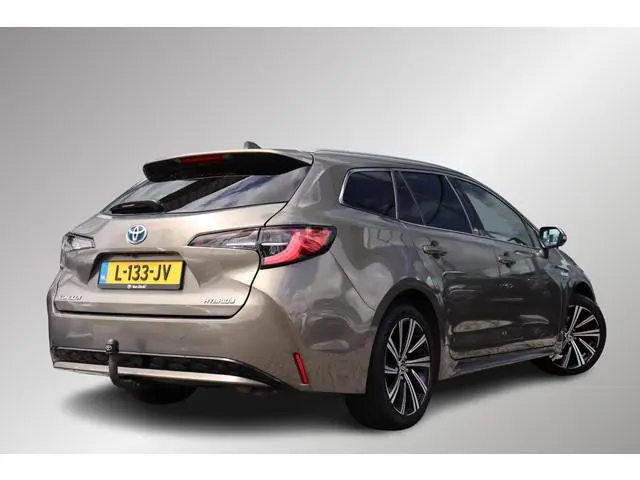 Toyota Corolla Touring Sports 1.8 Hybrid Dynamic Trekhaak, Allseason banden