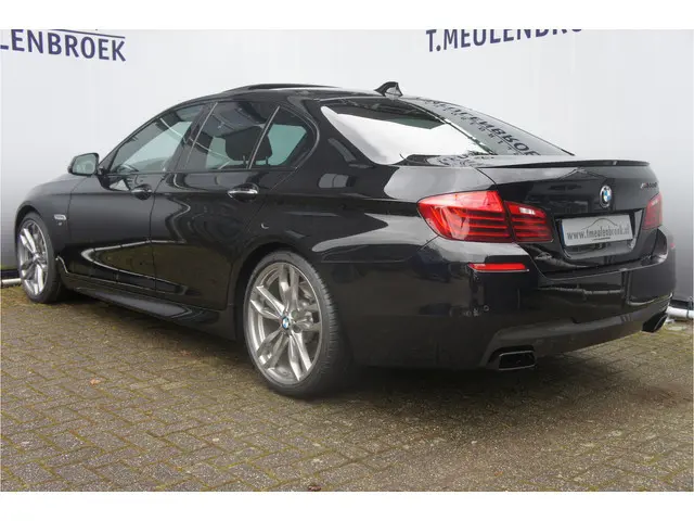 BMW 5-serie M550xd Glasdak,