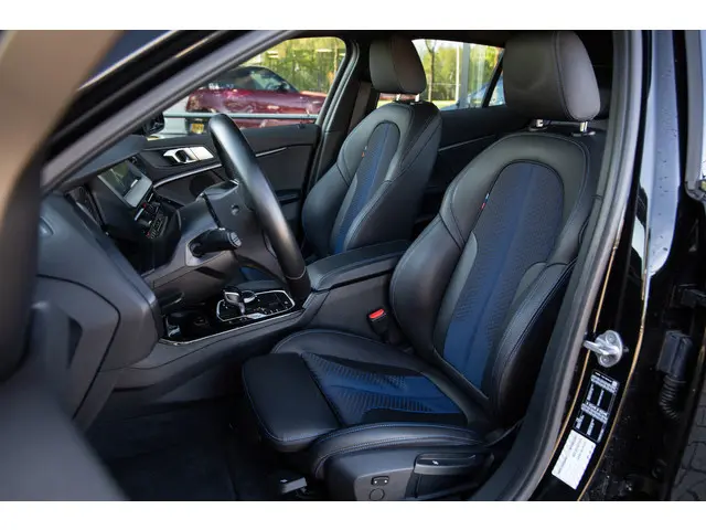 BMW 1-serie 120i High Executive M-Sport , Adap. cruise, Carplay,