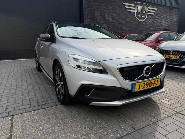 Volvo V40 Cross Country 1.5 T3 Summum | 2E EIGENAAR | 3/6 of 12 MND GARANTIE | PANO DAK | CAMERA | N...