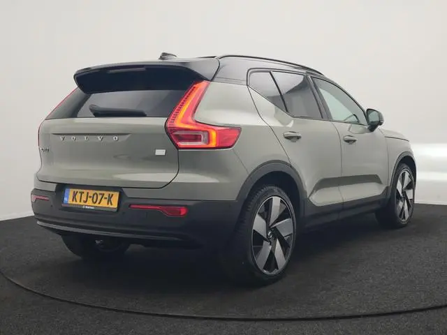 Volvo XC40 Recharge Ultimate 70 kWh 232pk Dealer O.H | Trekhaak Af Fabriek | Panodak | Adaptive Crui...