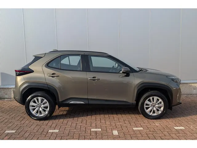 Toyota Yaris Cross 1.5 Hybrid Active Achteruitrijcamera, Navigatie met Apple Carplay & Android Auto,...