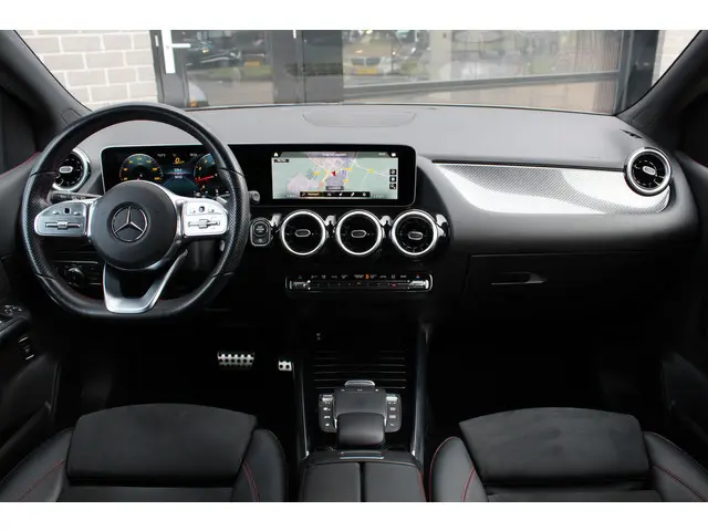 Mercedes-Benz B-klasse 180 Business Solution AMG / Carplay / Camera / N.A.P.