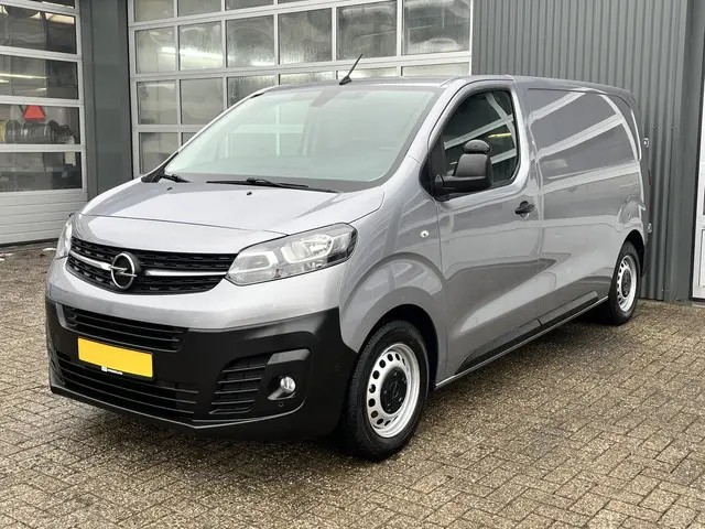 Opel Vivaro 1.5 CDTI L2H1 Marge BTW en BPM vrij!! Airco Cruise controle Navigatiesysteem 2-Persoons...