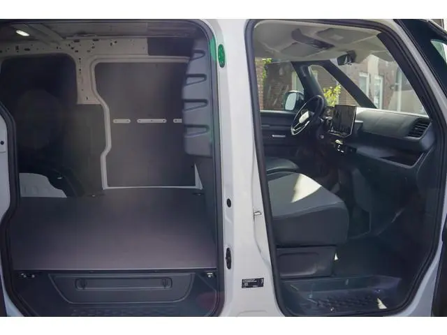 Volkswagen ID. Buzz Cargo 79 kWh 286PK L1H1 A-Deuren Side Assist ACC Travel Assist