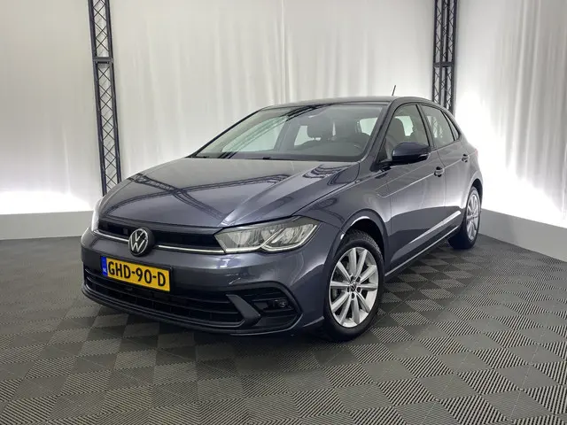 Volkswagen Polo 1.0 TSI Life Automaat | Apple CarPlay | Voorstoelen Verwarmd | Climate Control | Ach...